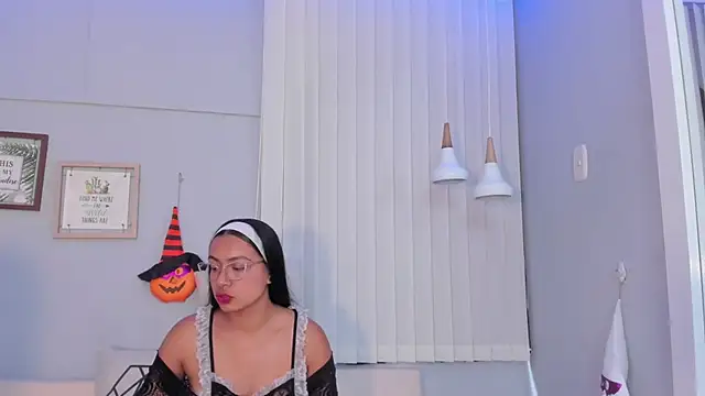 Snapshot of Lilo_Rose chatting on October 30, 2025, 1:23 pm Lilo Rose online show from October 30, 2025, 1:23 pm