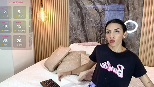 Samara Smith04 online show from October 14, 2025, 8:09 pm