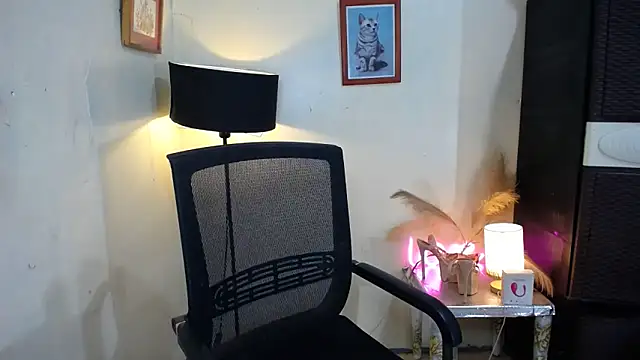 Kylaanne online show from October 20, 2025, 9:10 am