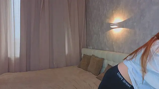 BobbieStenstrom online show from October 5, 2025, 9:07 am