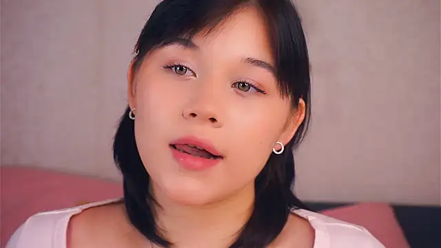 EviaVanveen online show from December 18, 2025, 7:36 am