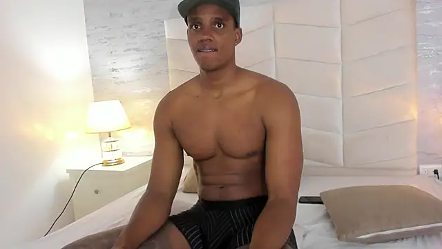 jax black online show from November 4, 2025, 7:02 pm