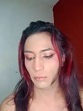 Gisselly  online show from November 2, 2025, 4:48 am