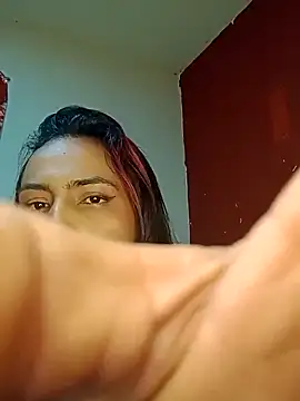 Gisselly  online show from November 5, 2025, 3:39 am