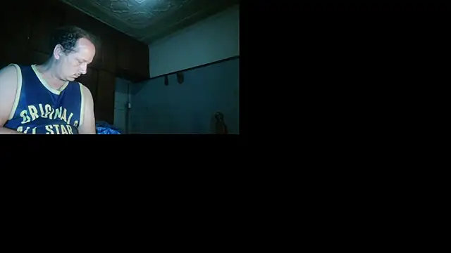 macKnd online show from December 3, 2025, 8:40 pm