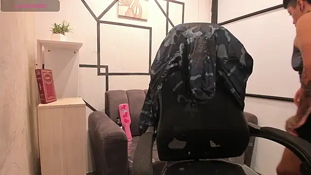 JoaoAndLexy online show from October 4, 2025, 12:03 pm