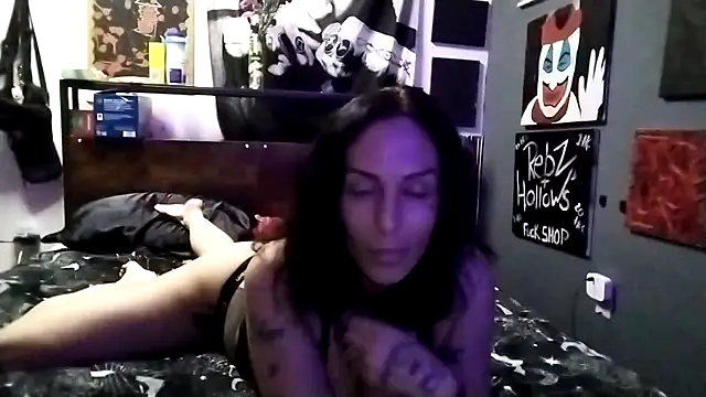 inkdhollow1 online show from October 22, 2025, 3:18 am