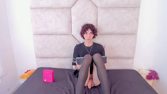 Snapshot of Scaarlett_22_ chatting on October 30, 2025, 6:08 pm Scaarlett 22 online show from October 30, 2025, 6:08 pm