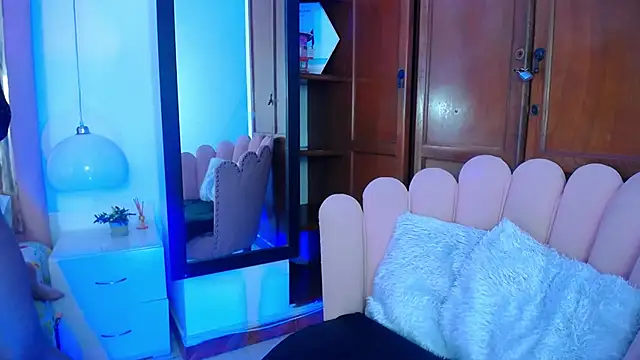 Amara Martell online show from October 10, 2025, 12:48 pm