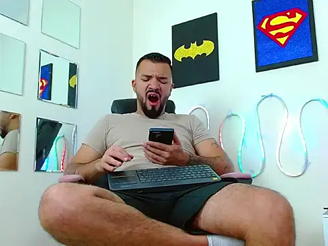 mathewv  online show from November 26, 2025, 5:19 am