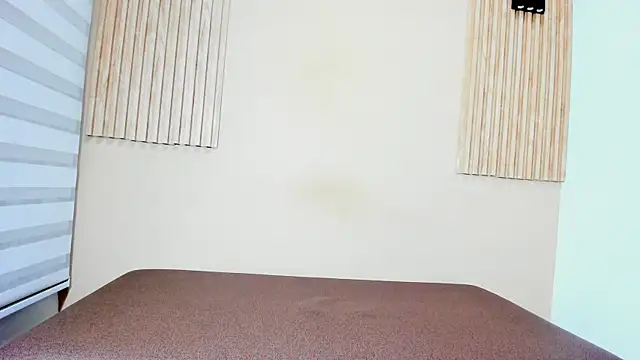 VANESA RUSEFF online show from October 3, 2025, 7:33 pm