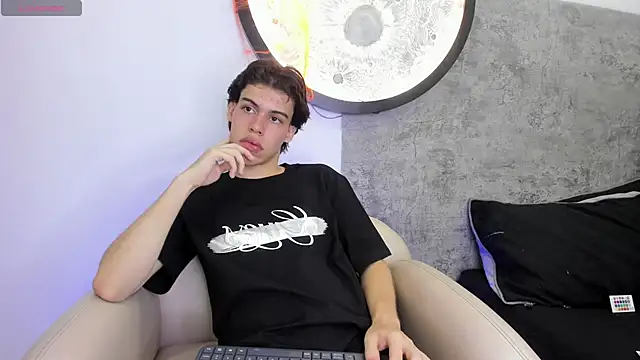 Snapshot of Lucian_grey chatting on October 25, 2025, 4:09 am Lucian grey online show from October 25, 2025, 4:09 am