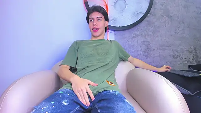 Snapshot of Lucian_grey chatting on October 27, 2025, 1:04 pm Lucian grey online show from October 27, 2025, 1:04 pm