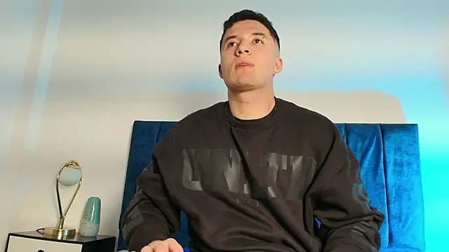 EthanConnor  online show from November 7, 2025, 7:47 pm