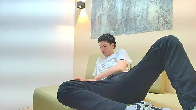 ISRAEL GRAY online show from October 23, 2025, 7:34 pm