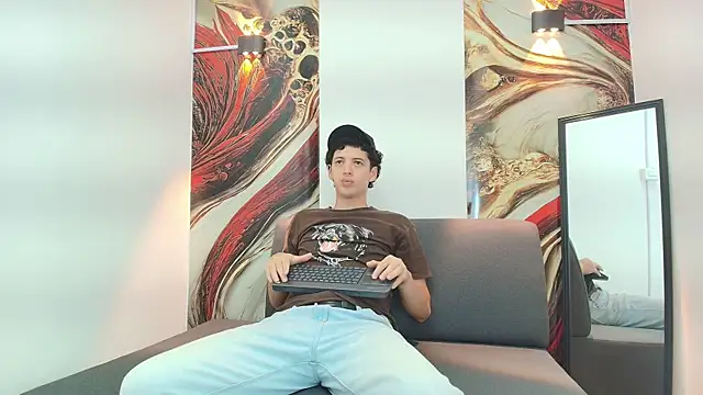 ISRAEL GRAY online show from October 31, 2025, 7:26 pm