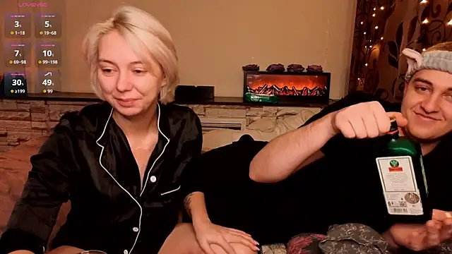 Snapshot of Sex_Vibe_couple chatting on November 1, 2025, 10:23 pm Sex Vibe couple online show from November 1, 2025, 10:23 pm