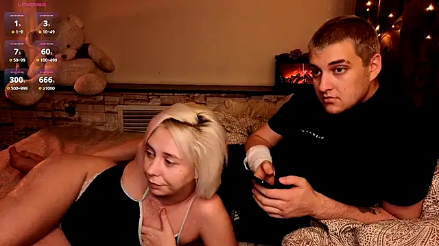 Snapshot of Sex_Vibe_couple chatting on November 7, 2025, 5:02 pm Sex Vibe couple online show from November 7, 2025, 5:02 pm