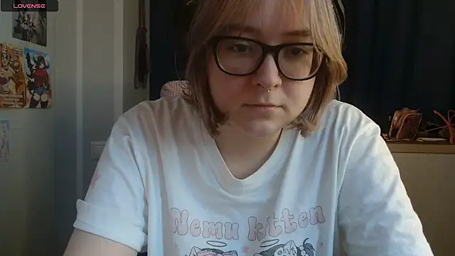 LolaWEI online show from October 20, 2025, 7:42 am