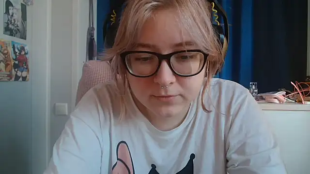 LolaWEI online show from October 30, 2025, 7:21 am