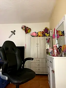 Miichii online show from October 14, 2025, 11:27 pm