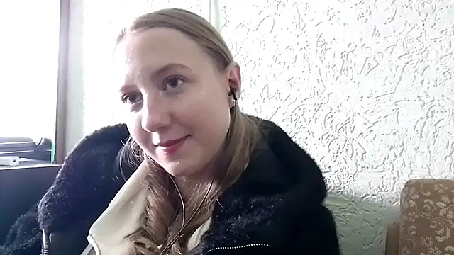 Snapshot of CarynFlaryn chatting on October 2, 2025, 9:05 am CarynFlaryn online show from October 2, 2025, 9:05 am