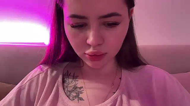 AlmaryKim online show from March 25, 2026, 8:04 pm