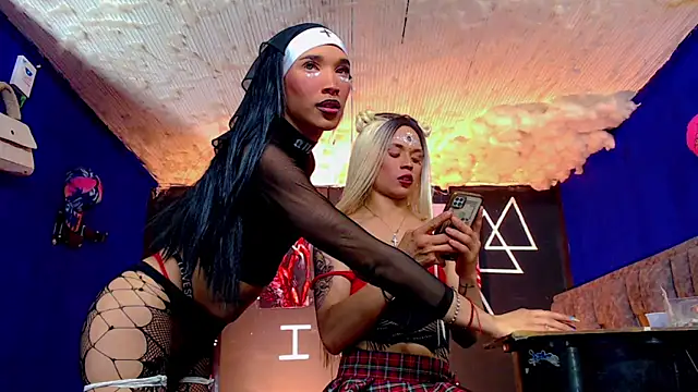 Fersexy Dolls online show from November 1, 2025, 5:09 am