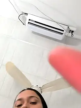 Snapshot of Nadia_hasbun chatting on October 24, 2025, 10:39 pm Nadia hasbun online show from October 24, 2025, 10:39 pm