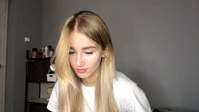 SweetCatherine online show from October 7, 2025, 8:33 am