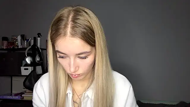 SweetCatherine online show from October 8, 2025, 12:14 pm