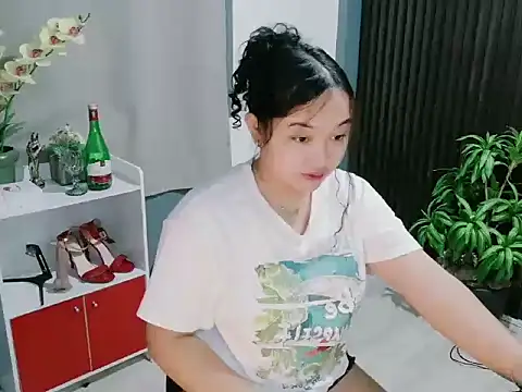 UrFavouriteCravings online show from December 17, 2025, 2:01 pm