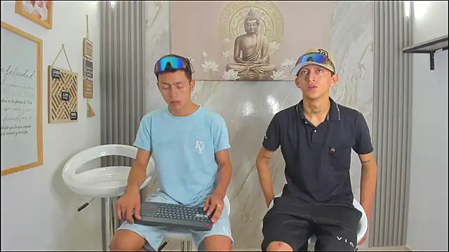 VERY HOT GUYS online show from January 7, 2026, 1:13 pm