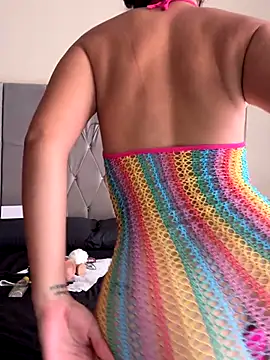 whitefoxxxx6 online show from October 21, 2025, 9:37 pm