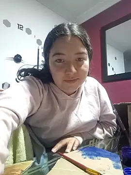 annyaparis online show from October 6, 2025, 5:49 am