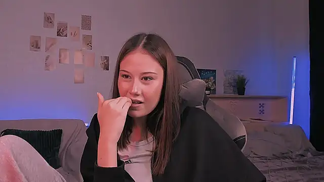 adelle046 online show from October 14, 2025, 12:28 pm