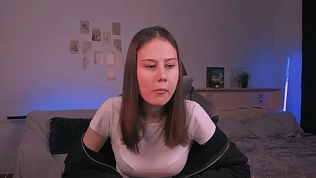 adelle046 online show from October 16, 2025, 1:23 pm