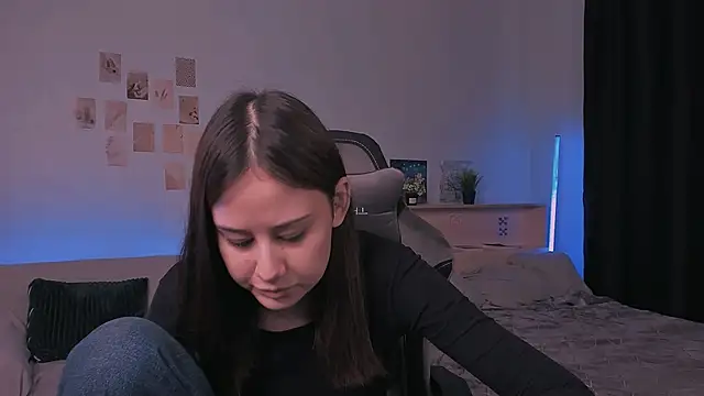 adelle046 online show from October 17, 2025, 11:57 am