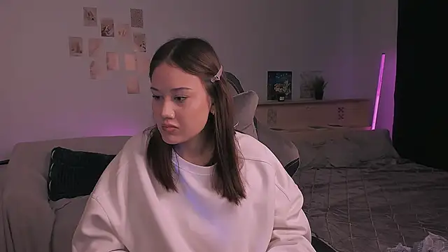 adelle046 online show from October 29, 2025, 11:01 am