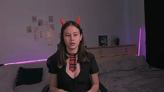 adelle046 online show from October 31, 2025, 10:49 am