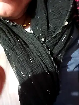 Snapshot of LOVE-VIKA chatting on December 3, 2025, 8:23 am LOVE-VIKA online show from December 3, 2025, 8:23 am