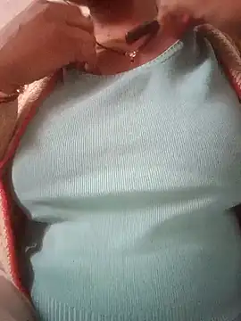 Snapshot of LOVE-VIKA chatting on February 4, 2026, 5:46 am LOVE-VIKA online show from February 4, 2026, 5:46 am