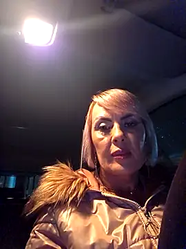 KirraWhite online show from November 29, 2025, 5:16 pm