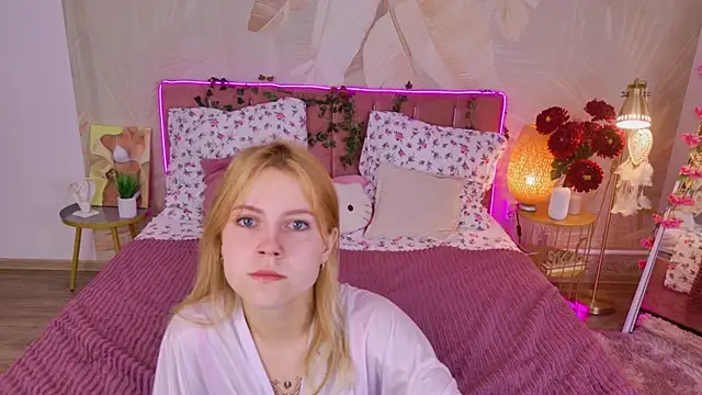 Stellahaart online show from October 8, 2025, 5:16 am