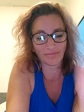 Snapshot of Fifi83Bell chatting on October 11, 2025, 5:50 am Fifi83Bell online show from October 11, 2025, 5:50 am