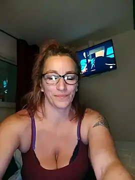 Fifi83Bell online show from December 15, 2025, 4:33 pm