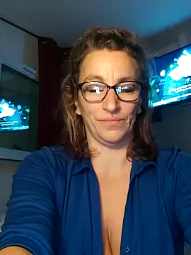 Fifi83Bell online show from December 18, 2025, 12:49 am