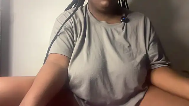 nanaisbackk online show from October 25, 2025, 5:04 am