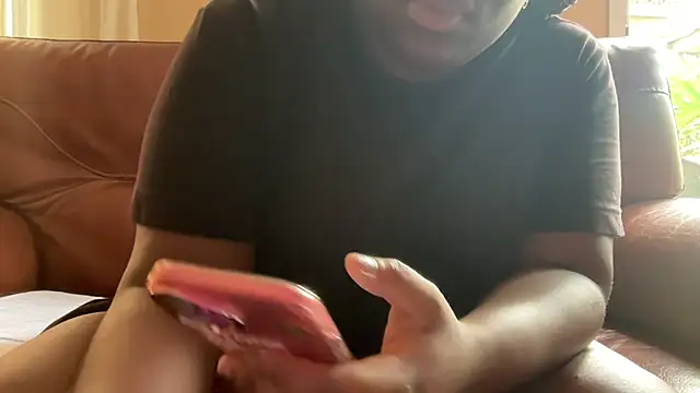 nanaisbackk online show from December 1, 2025, 8:30 am