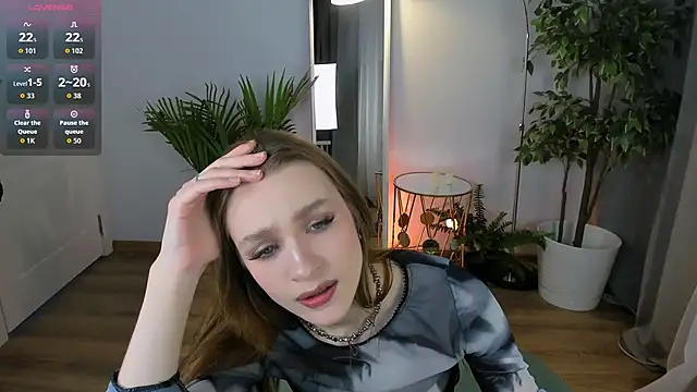 PollyMayer online show from November 6, 2025, 8:54 pm